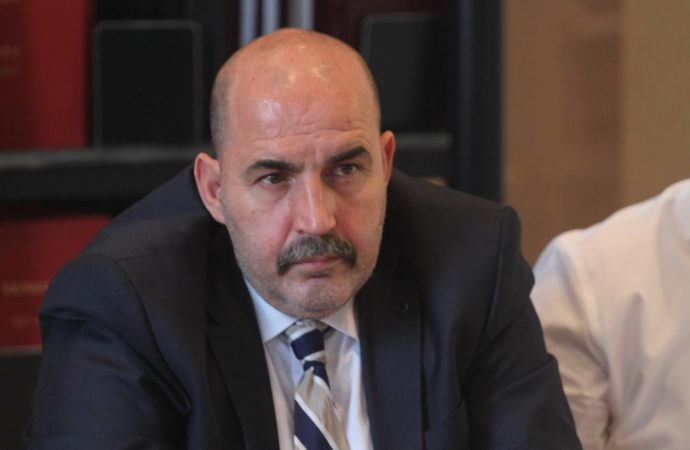 Shkarkohet drejtori i Burgjeve Agim Ismaili, cili është ish-prefekti që e zëvendëson