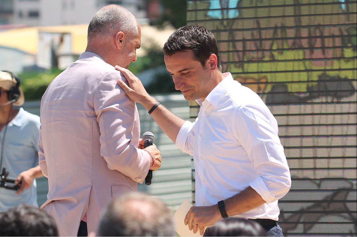 Qytetarët shtrëngojnë “dhëmbët” për shpenzime, Veliaj mes luksit, ia kalon dhe Ramës për…