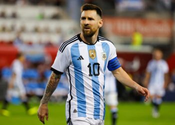 A do të luajë Messi? Ja formacionet zyrtare të Argjentinë-Arabi