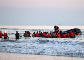 Britania rregulla të reja për emigrantët: Askush nuk është…