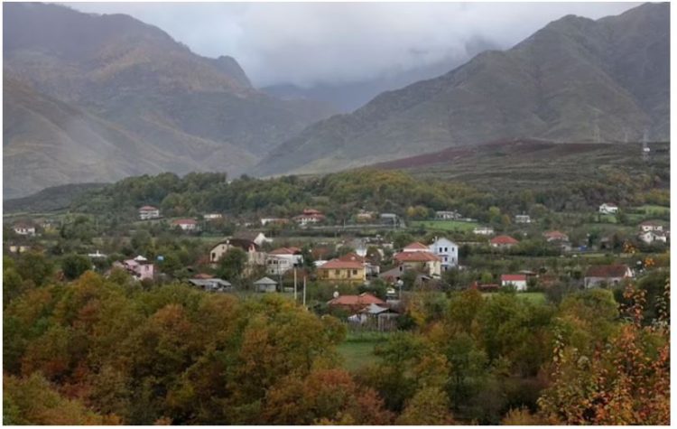 DailyMail në Muzhakë, Burrel: Të rinjtë kanë ikur në Angli