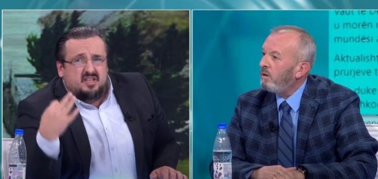 “Mbylle sqepin! Ule zërin”/ Plas sherri në emision (VIDEO)