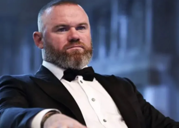 “Është një mi”, Roonie thyen heshtjen dhe i përgjigjet Cristiano Ronaldos