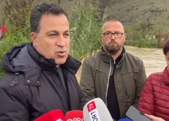 Shqipëria përmbytet, Peleshi mburret për kanalet kulluese. Ku janë?