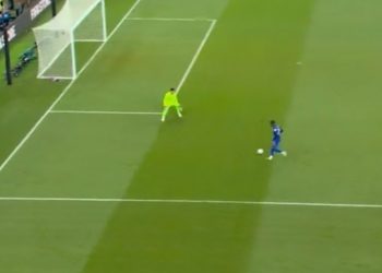 VIDEO/ Një perlë nga Weah, por ia anulon VAR-i