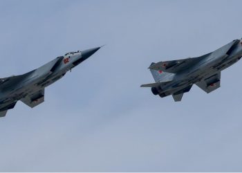 Ç’po ndodh? Bombarduesit rusë vetëm 70 m nga forca detare e NATO-s