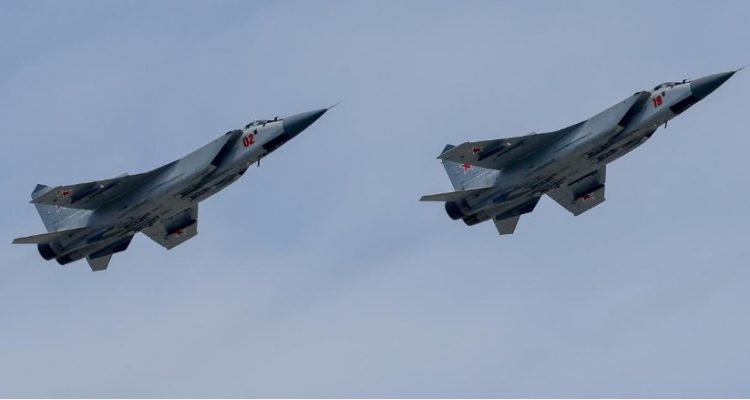 Ç’po ndodh? Bombarduesit rusë vetëm 70 m nga forca detare e NATO-s