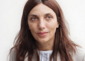 Riparoi shtëpinë e dëmtuar nga tërmeti, dënohet poetja Ahmeti