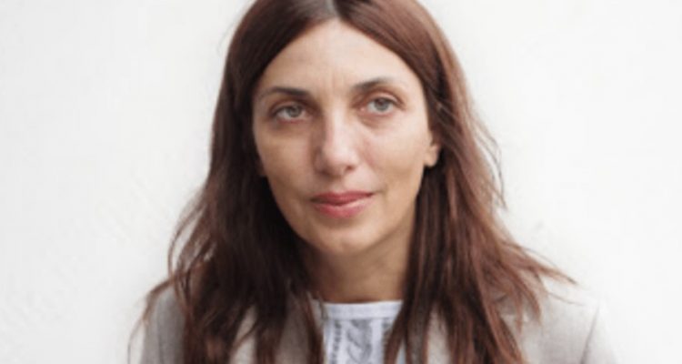 Riparoi shtëpinë e dëmtuar nga tërmeti, dënohet poetja Ahmeti