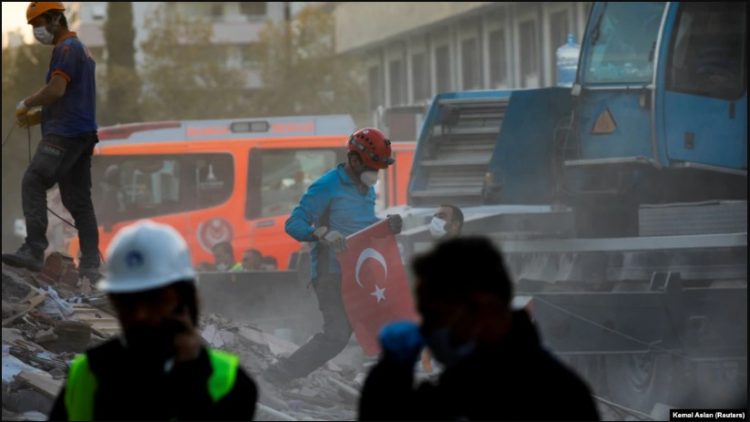 Tërmeti i fuqishëm në Turqi, dhjetëra të plagosur