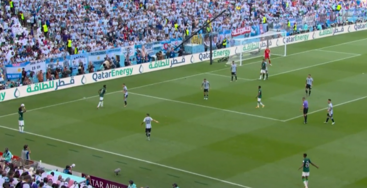 VIDEO/ 4 gola të shënuar, por vlen vetëm 1! Mbyllen 45 minuta të sfidës Argjentinë – Arabi Saudite