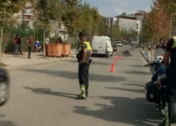 E rëndë/ E përplas makina, humb jetën kalimtarja