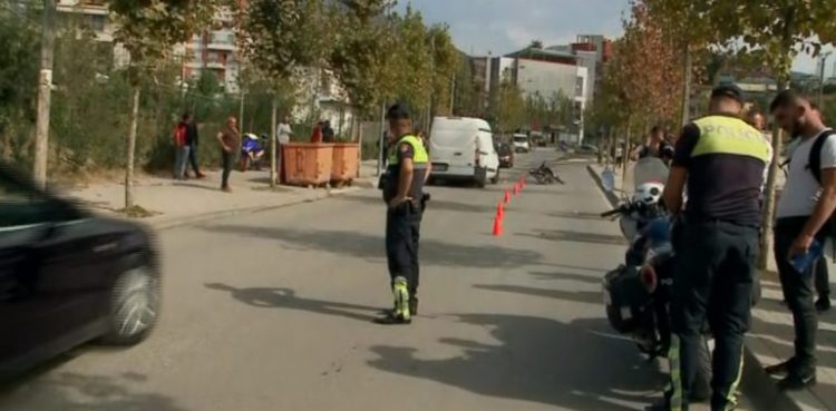 E rëndë/ E përplas makina, humb jetën kalimtarja