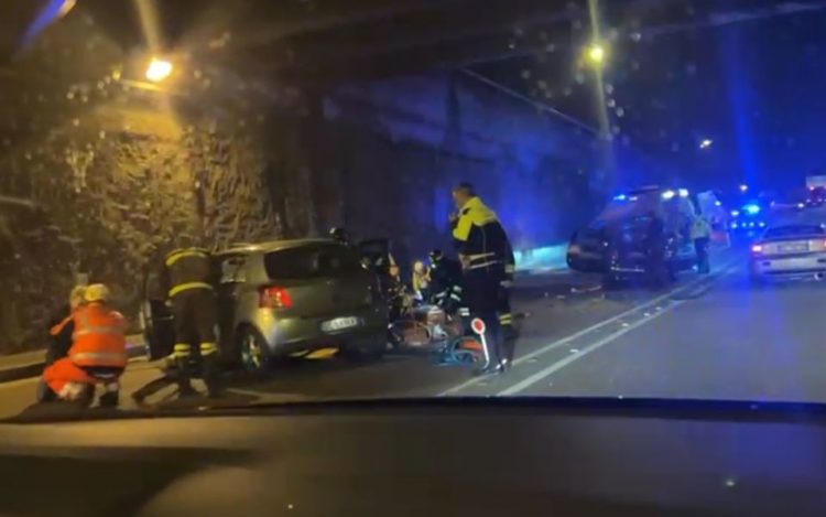 Aksident në Itali/ Plagosen 7 persona, i përfshirë dhe një shqiptar