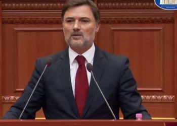 “Nuk përfaqësoj askënd”, Alibeaj ‘kunja’ ndaj Berishës dhe Spahos