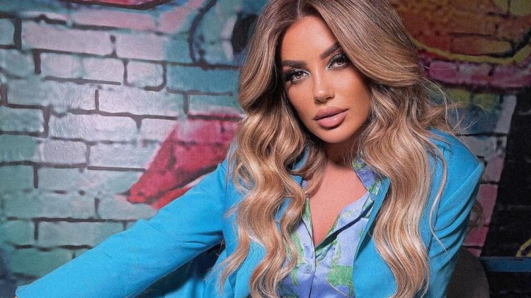 “Na hapët barkun”/ Ndjekësja kritikon Arjolën, ja si përgjigjet ajo