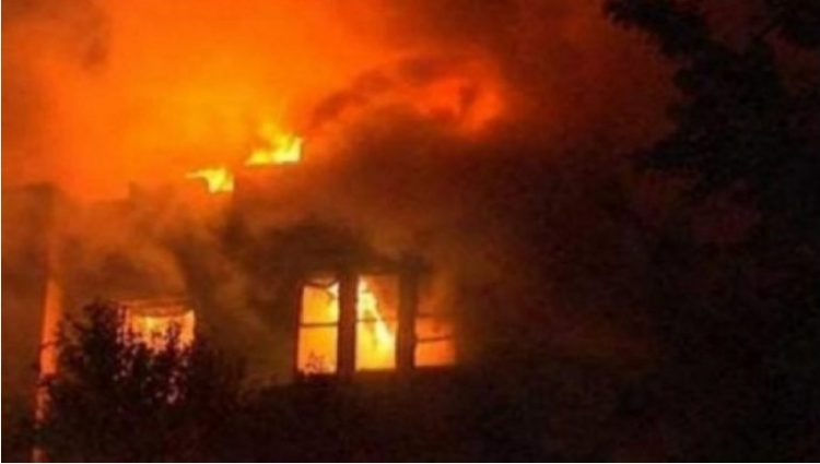 Digjet banesa e çiftit të verbër, u shpëtuan nga fqinjët