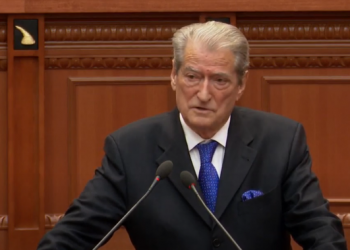 “SPAK i lajmëroi të iknin”, Berisha akuza për inceneratorët