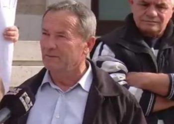 “Po na torturoni”, banorët protestë poshtë zyrës së Ramës