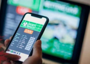 Vinin baste në celulare, një në pranga e 4 të proceduar në Korçë