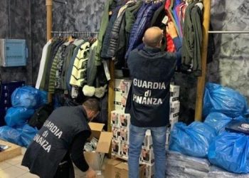 Kapen 8 milionë euro veshje false, prodhoheshin në fasoneri