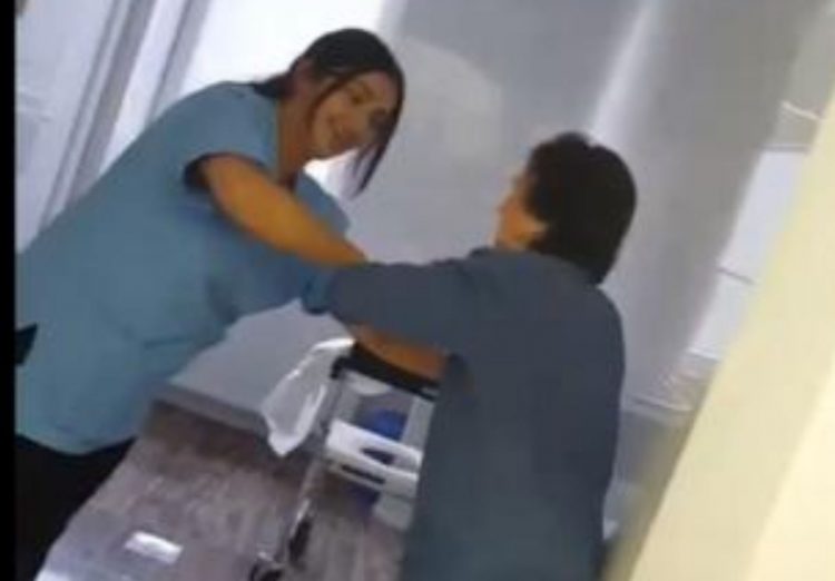 Dhunoi të moshuarën në azil, Gjykata lë në burg infermieren