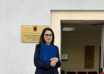 Kundër traut në Divjakë, deputetja e PD dorëzon padi në Gjykatë