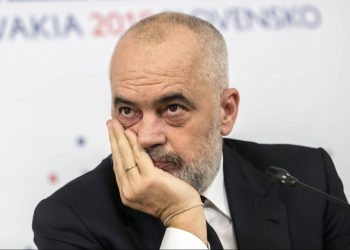 Ish deputeti ironizon Ramën për fake news: Këmbët i ka të gjata…