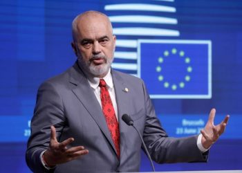 “Aleanca e rublave”/ Debatet në Kuvend, Rama reagon nga Beogradi