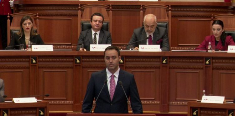 “Serbia po na lufton”, Konjufca në Kuvend: Rroftë kombi shqiptar