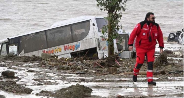 Moti i keq/ 7 persona humbin jetën në Itali, mes tyre një foshnje