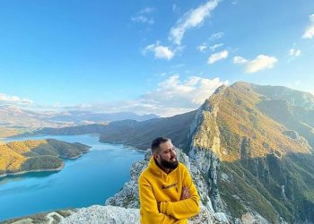 Befason këngëtari shqiptar: Dua një grua ta…