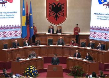 Rama merr fjalën në Kuvendin e përbashkët, largohen deputetët e PD