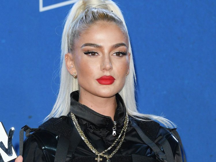 Reklamon jetën e luksit në rrjetet sociale, Loredana ka një mesazh