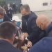 VIDEO/ Tjetër incident për Macron, e qëllojnë me shpullë në publik