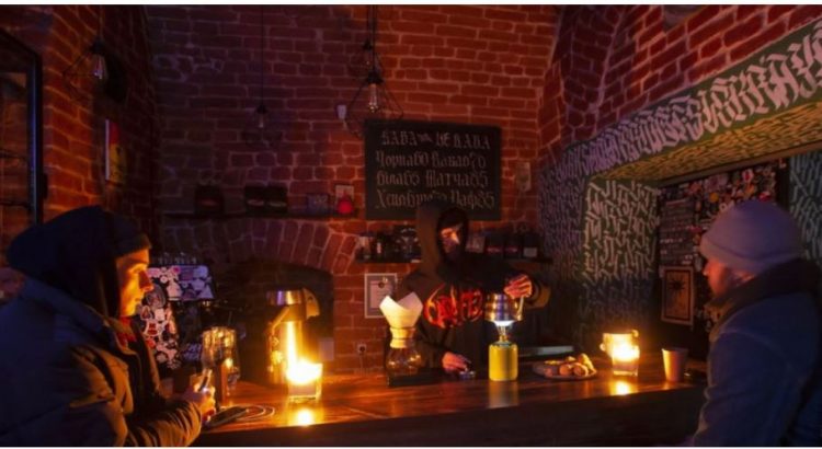 Sulmet ruse, 6 mln shtëpi në Ukrainë pa energji elektrike