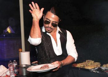 “Çmendet” Nusret-i, 160 mijë € vetëm një darkë në restorantin e tij