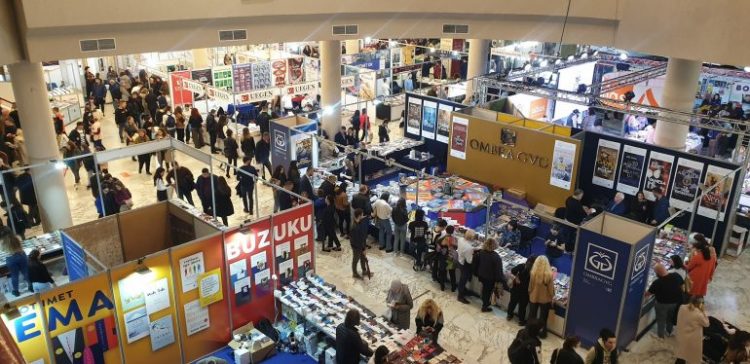 Panairi i Librit/ Ndahen çmimet, ja kush e merr “Autorin e vitit”