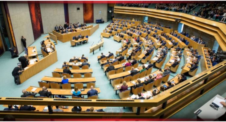 Parlamenti holandez njeh Rusinë si sponsorizuese të terrorizmit