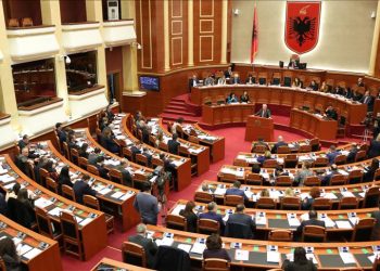 Festat e Nëntorit bëjnë bashkë deputetët e Shqipërisë e Kosovës