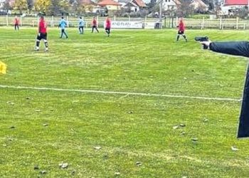 I drejton armën anësorit të ndeshjes, pezullohet përjetë