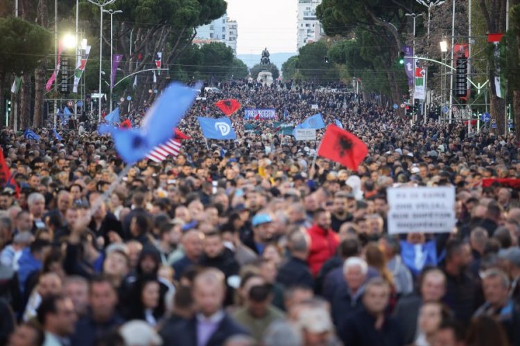 6 dhjetori ditë pushimi zyrtar, çfarë do të ndodhë me protestën