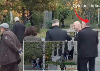 Ç’ndodhi me Yuri Kim, e fusin për siguri brenda xhamisë. Qytetari…