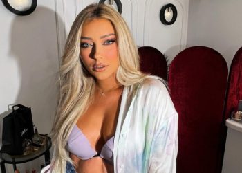 Habit Ronela Hajati, ja si e kërkon dashurinë këngëtarja