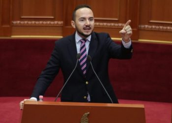 Salianji nga foltorja e Kuvendit: Projektet në duart e 5 oligarkëve