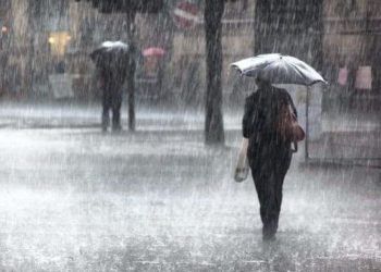 “Shkundje” nga rrufetë, ku pritet moti i keq në orët e pasdites