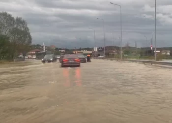 Drini del nga shtrati, bllokohet Shkodra. Mos u nisni pa “gomone”