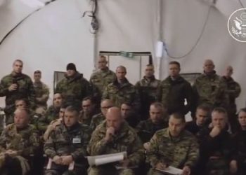 Ambasada e SHBA nxjerr videon:Kombi nuk përballon asnjë sfidë vetëm