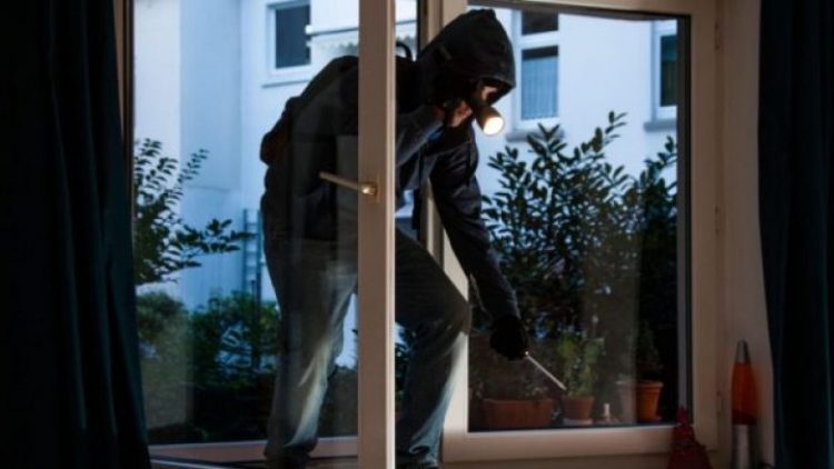 Zbardhet grabitja me armë në Mallakastër, arrestohen dy të rinj