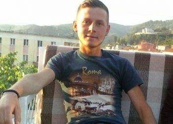 Plagosi 37-vjeçarin pas sherrit për makinat, del foto e autorit